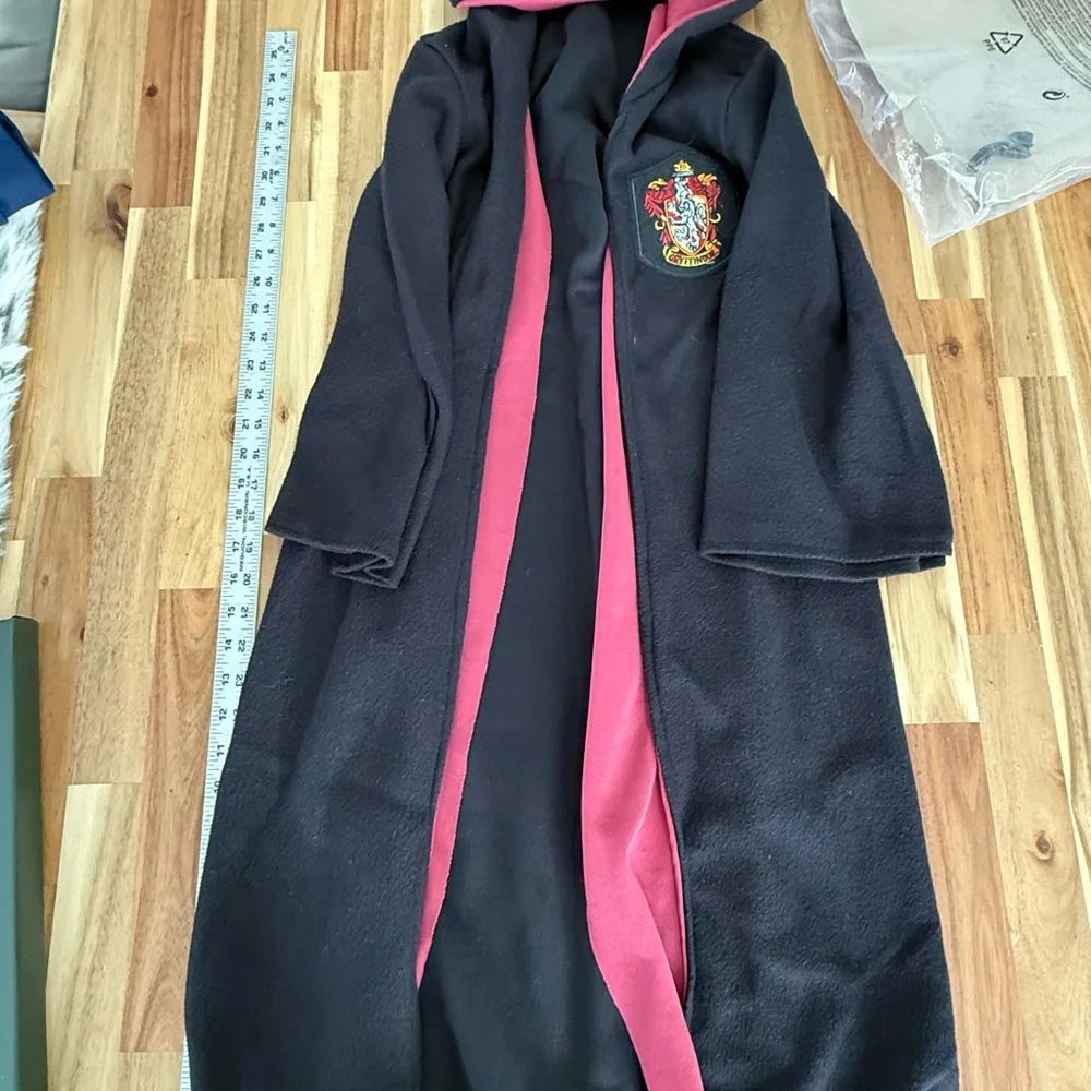 Wizarding World Kids Costume‎ Robe - Black and Red medium